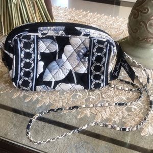 Vera Bradley Crossbody purse! Great condition